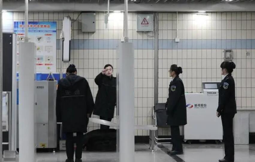 安家門廠家解答：手機(jī)安檢門對人體有輻射嗎？